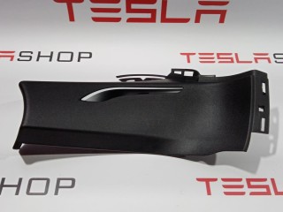 Накладка ремня безопасности стойки С, ориг. номер 1024732-00-C, Tesla Model S 2012-2016