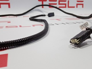 прочая запчасть, ориг. номер 1025202-00-C, Tesla Model S 2012-2016