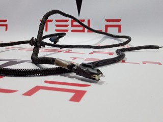прочая запчасть, ориг. номер 1025202-00-C, Tesla Model S 2012-2016