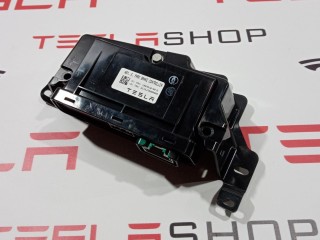 прочая запчасть, ориг. номер 1051906-00-A, Tesla Model S 2012-2016