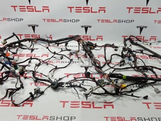 Электропроводка приборной панели кузова, ориг. номер 1004423-91-S, Tesla Model S 2012-2016