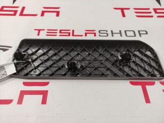 Панель для отдыха ноги водителя, ориг. номер 6005968-00-C, Tesla Model S 2012-2016