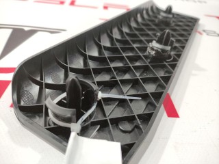 Панель для отдыха ноги водителя, ориг. номер 6005968-00-C, Tesla Model S 2012-2016