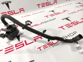 Шланги охлаждающей жидкости, ориг. номер 1067473-00-H, Tesla Model S 2012-2016