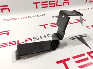 Крепление аккумулятора 12V, ориг. номер 1051743-00-C, Tesla Model S 2012-2016
