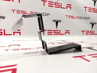 Крепление аккумулятора 12V, ориг. номер 1051743-00-C, Tesla Model S 2012-2016