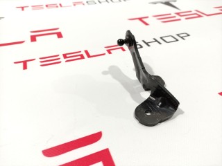 Кронштейн амортизатора капота (шаровый), ориг. номер 1089587-00-C, Tesla Model 3 2017-2021