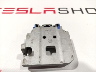 Кронштейн крепления стекла двери, Tesla Model 3 2017-2021