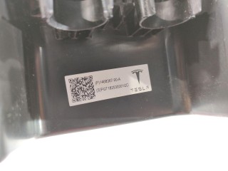 Крышка бортового компьютера, ориг. номер 1468367-00-A, Tesla Model 3 2017-2021