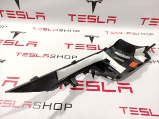 Накладка ремня безопасности стойки С, ориг. номер 1086281-00-F, Tesla Model 3 2017-2021