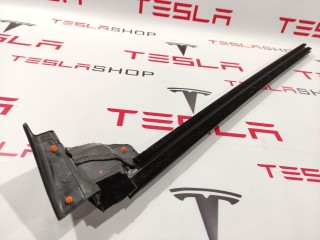Уплотнитель стекла внутренний двери, ориг. номер 1090495-00-E, Tesla Model 3 2017-2021