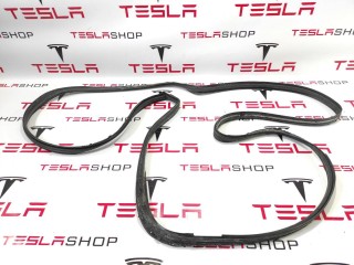 Уплотнитель проема дверного, ориг. номер 1032470-75-C, Tesla Model X 2015-2021