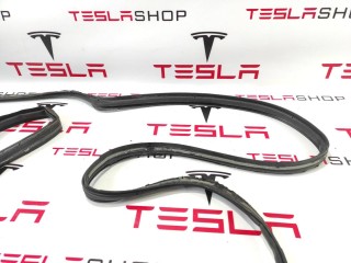 Уплотнитель проема дверного, ориг. номер 1032470-75-C, Tesla Model X 2015-2021