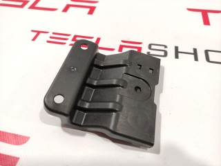 Кронштейн крепления подкапотного пластика, ориг. номер 1501874-00-B, Tesla Model Y 2020-2026