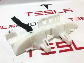 Кронштейн накладки, стойки В, ориг. номер 1494610-96-C, Tesla Model Y 2020-2026