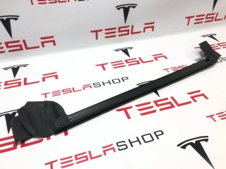 Уплотнитель стекла внутренний двери, ориг. номер 1500065-00-C, Tesla Model Y 2020-2026