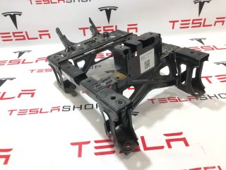Кронштейн крепления сиденья, ориг. номер 1490674-00-D, Tesla Model Y 2020-2026