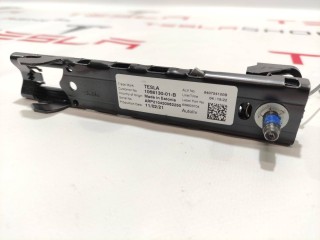 Кронштейн крепления ремня безопасности, ориг. номер 1068130-01-B, Tesla Model Y 2020-2026
