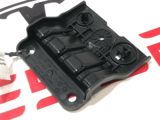 Кронштейн крепления подкапотного пластика, ориг. номер 1501874-00-B, Tesla Model Y 2020-2026