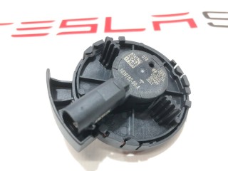 Датчик удара (давления воздуха), ориг. номер 1036762-00-A, Tesla Model S 2-й рест 2021-2026