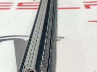 Уплотнитель стекла внутренний двери, ориг. номер 1613730-00-A, Tesla Model S 2-й рест 2021-2026