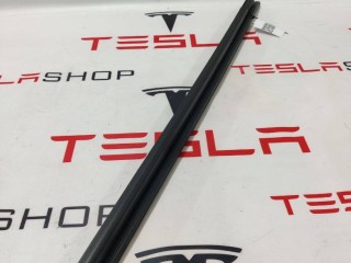Уплотнитель стекла внутренний двери, ориг. номер 1613731-00-A, Tesla Model S 2-й рест 2021-2026