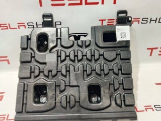 панель для ног передняя правая, ориг. номер 1587362-00-C, Tesla Model S 2-й рест 2021-2026