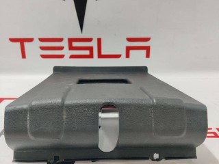 Подкапотный пластик бокса, ориг. номер 1008968-00-C, 1008969-00-B, 1010806-00-A, Tesla Model S