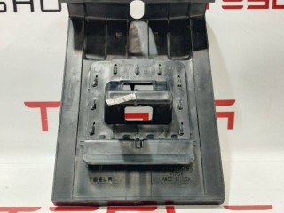 Подкапотный пластик бокса, ориг. номер 1008968-00-C, 1008969-00-B, 1010806-00-A, Tesla Model S