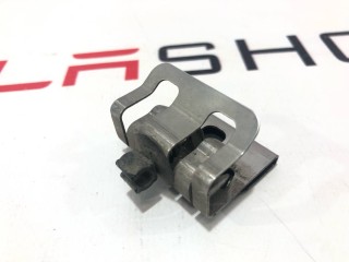 Клипса бокса, ориг. номер 1009509-00-B, Tesla Model S