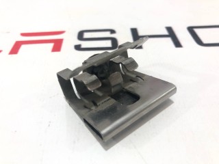 Клипса бокса, ориг. номер 1009509-00-B, Tesla Model S