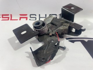 замок капота, ориг. номер 6007572-00-E, Tesla Model S 2012-2016