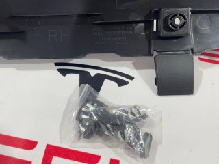 Накладка порога рокерной панели, ориг. номер 1089829-00-D, 1089831-00-D, Tesla Model 3 2017-2021