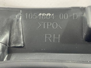 брызговик передний правый, ориг. номер 1054804-00-D, 1054802-00-D, Tesla Model X 2015-2021