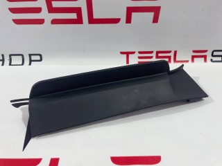 брызговик передний левый, ориг. номер 1054803-00-D, Tesla Model X 2015-2021