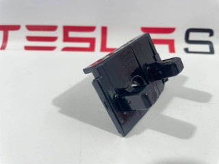 крепление переднего бампера левое, ориг. номер 1084171-00-F, 1135376-00-C, Tesla Model 3 2017-2021