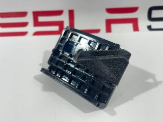 крепление переднего бампера левое, ориг. номер 1084171-00-F, 1135376-00-C, Tesla Model 3 2017-2021
