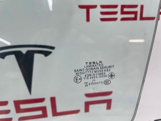 стекло двери передней левой, ориг. номер 1568570-00-C, Tesla Model 3 2 2024-2026