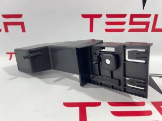 кронштейн передней панели (телевизора), ориг. номер 1711755-00-C, Tesla Model 3 2 2024-2026