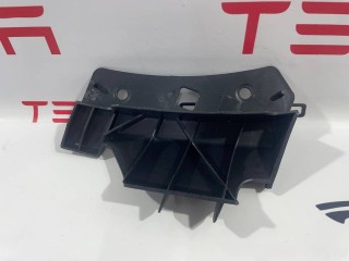 крепление бампера переднего правый, ориг. номер 1084170-00-B, Tesla Model 3 2017-2021