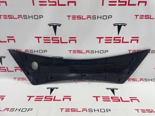 Подкапотный пластик бокса, ориг. номер 1081675-00-B, 1081692-00-C, Tesla Model 3 2017-2021