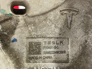 Кулак поворотный левый, ориг. номер 1344311-00-E, Tesla Model 3 2 2024-2026