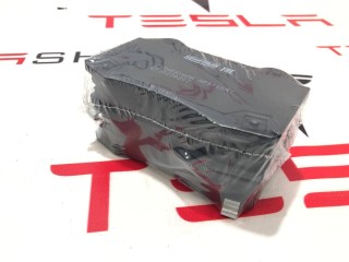 Тормозные колодки зад., ориг. номер 1068331-00-B, Tesla Model X 2015-2021