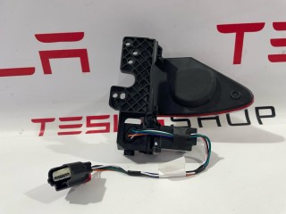 прочая запчасть, ориг. номер 1038548-00-I, 1038557-00-C, 1042766-00-J, Tesla Model X 2015-2021