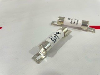 Предохранитель выс. основной батареи RS309-MF 14LB DC700V 63A, ориг. номер 5020206, 1666968-00-C, RS309-MF, Tesla Model 3 2017-2021