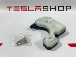 Привод клапана расширительного бачка, ориг. номер 1077617-00-D, 1097015-00-M, Tesla Model 3 2017-2021