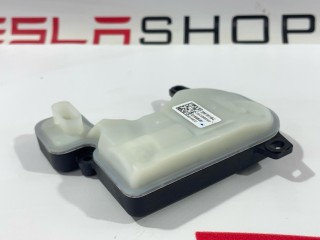 Привод клапана расширительного бачка, ориг. номер 1077617-00-D, 1097015-00-M, Tesla Model 3 2017-2021
