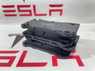 Тормозные колодки перед., ориг. номер 1044621-00-D, 1044622-00-D, 8008240-00-C, Tesla Model 3 2017-2021