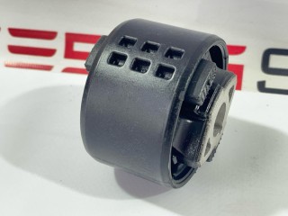 сайлентблок подушки двигателя, ориг. номер 1109297-00-C, Tesla Model Y 2020-2026