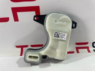 Привод клапана расширительного бачка, ориг. номер 1077617-00-D, 1097015-00-M, Tesla Model 3 2017-2021